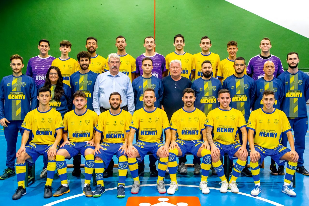 Equipo con la equipación de gañafote